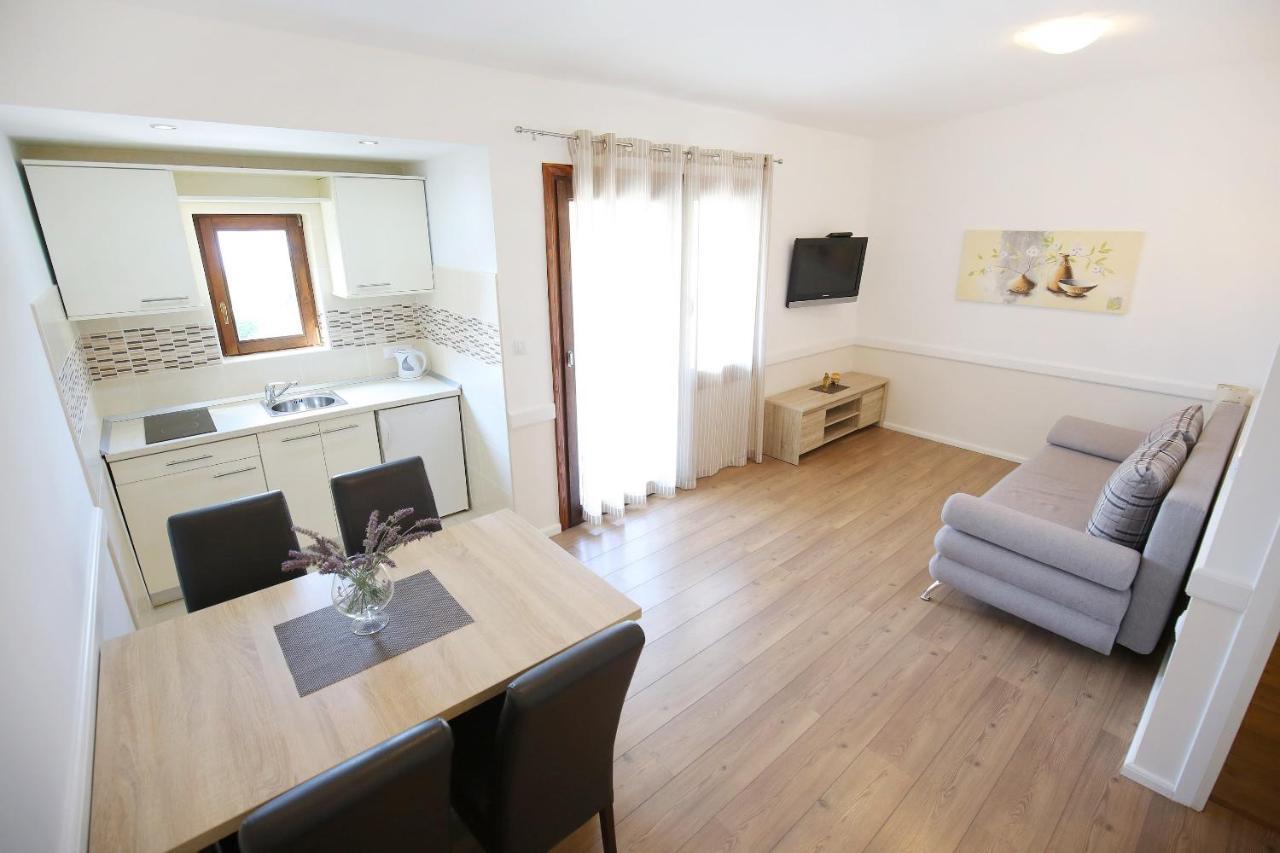 Apartmani Dane Sukošan 外观 照片