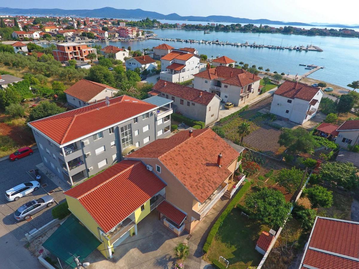 Apartmani Dane Sukošan 外观 照片