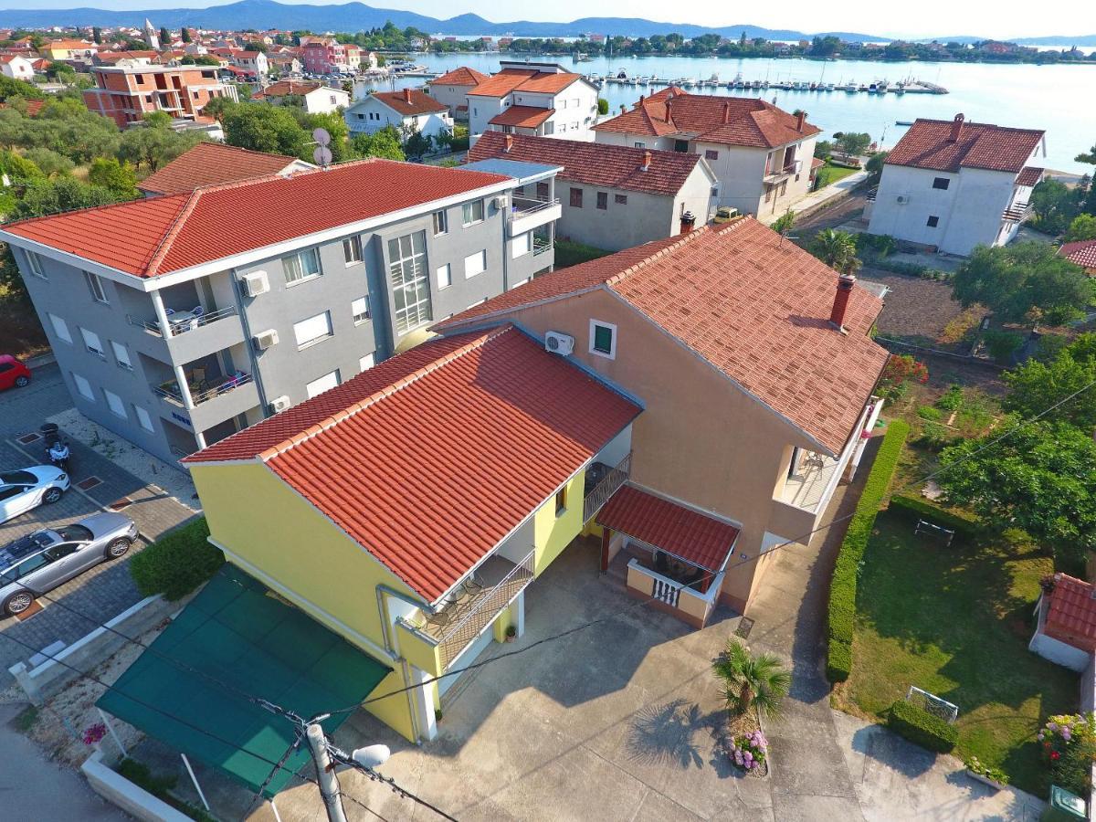 Apartmani Dane Sukošan 外观 照片